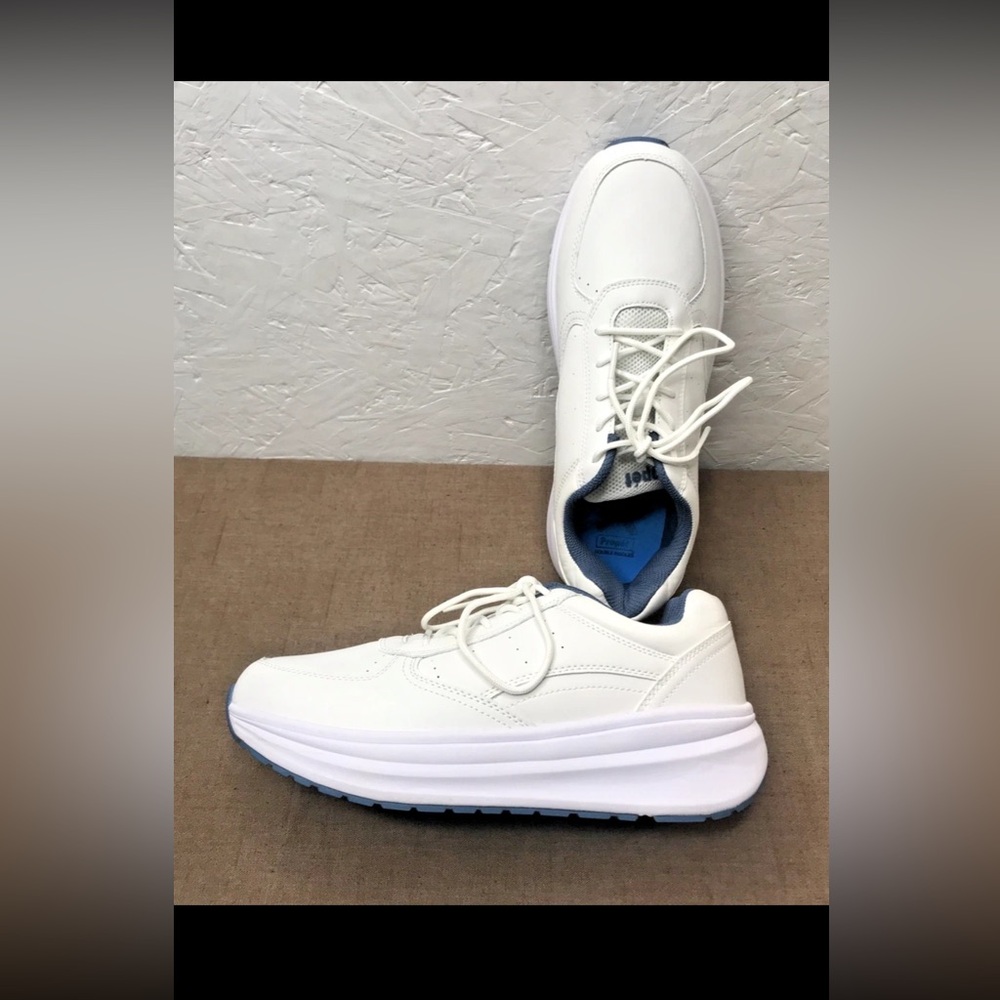 *Missing Inserts Propet Ultima Women's Walking Sneakers Size 10M White Leather